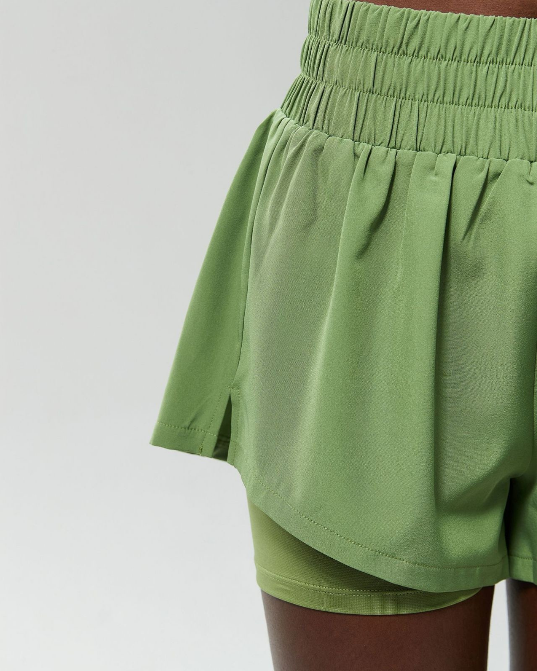 QS- High-waist Loose Fit Active Shorts